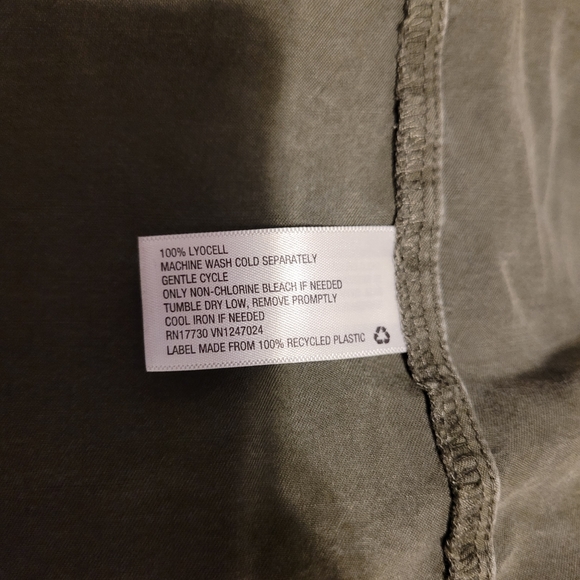 Universal Threads Khaki Green Button Tank Top - Picture 7 of 8